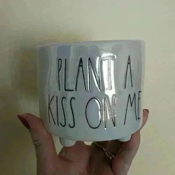 Rae Dunn  iridescent small plant pot says plant a kiss on me - Picture 6 of 7